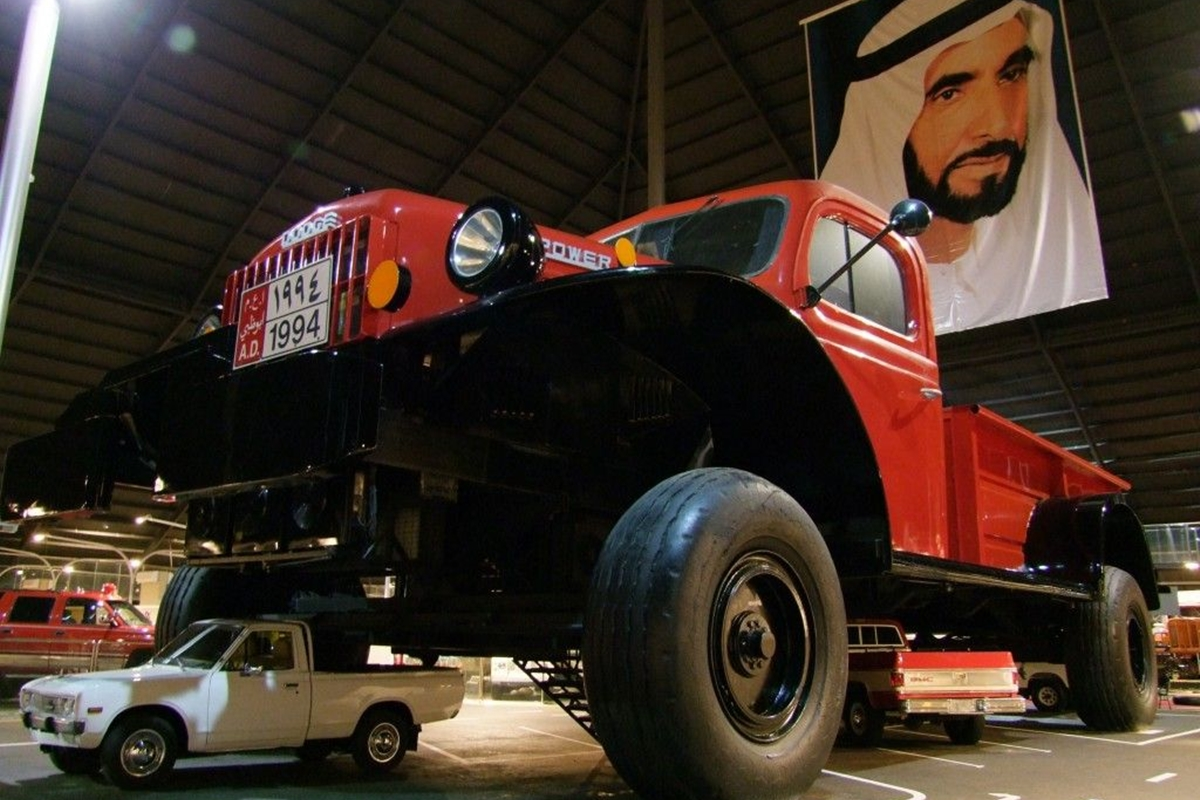 World’s Biggest Truck with bedrooms! Mindblowing 1950 Dodge Power