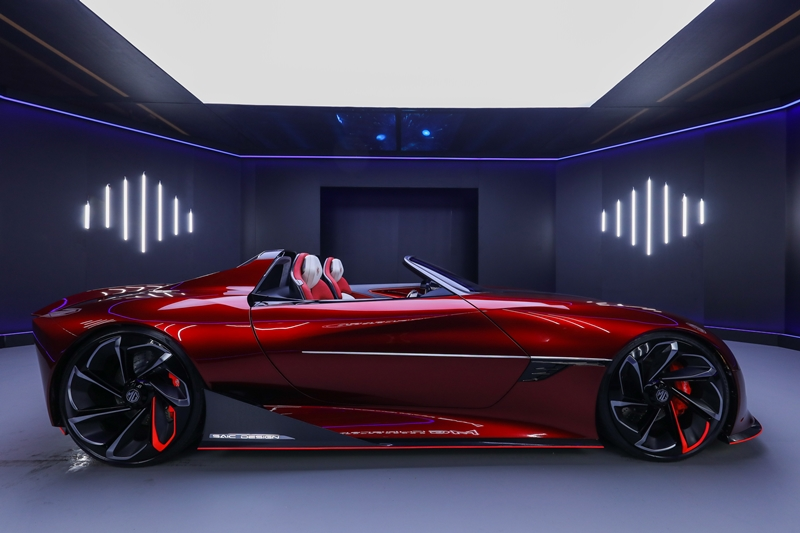 The Cyberster will be the world’s first electric sports car to come with a gaming cockpit that will combine the use of virtual reality. The new steering wheel design will be in line with the gaming theme in the cabin. The steering wheel gets black and white contrast texture, a four-dimensional button on the thumb, index finger button on top of the steering wheel.