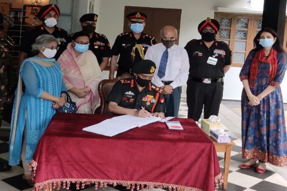 Army chief Gen MM Naravane visits Bangabandhu museum to pay tribute to