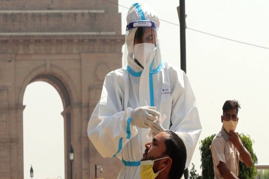 Delhi sees highest daily surge of 19,486 COVID19 cases, record 141