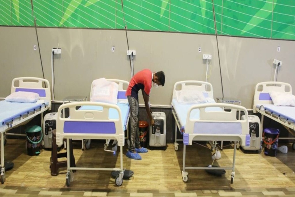 Over 1,300 oxygen beds, about 530 ICU beds added in 12 AIIMS for COVID
