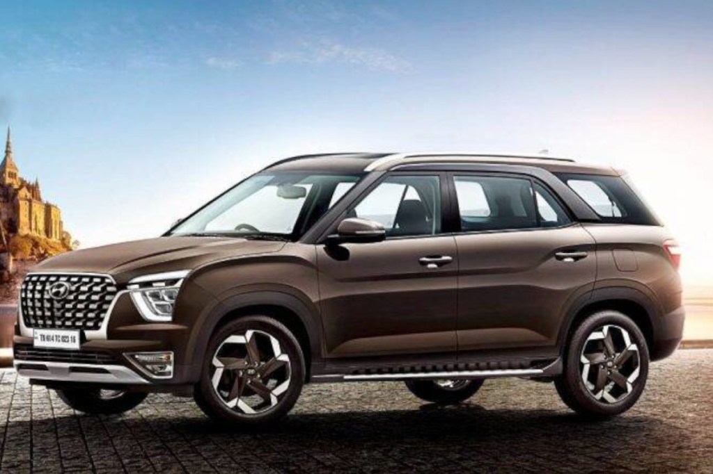 Hyundai opens bookings for Alcazar SUV