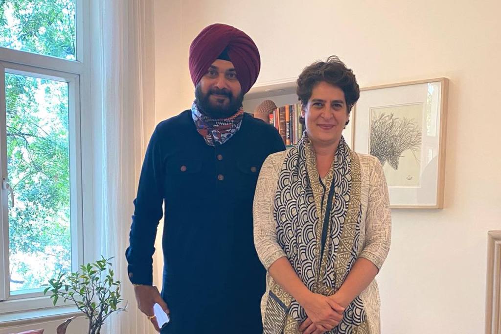 Congress party sources said the Rahul Gandhi is likely to meet Sidhu today.