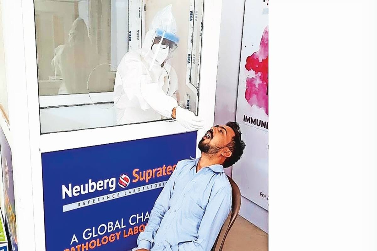 Delhi’s active COVID caseload dips below 1,000, first time since April