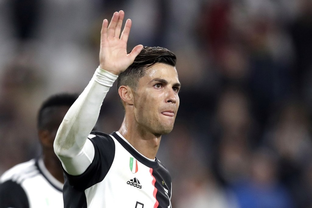 The news of Ronaldo's impending arrival in Manchester, in the blue half of the city, spread like wildfire.