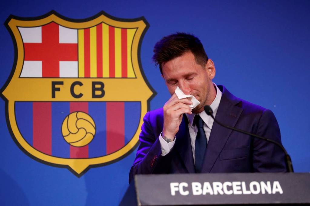 Lionel MEssi crying Barcelona Paris Saint Germain PSG