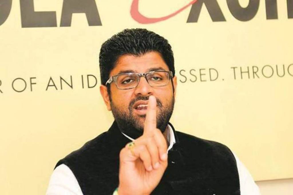 Chautala condemned Karnal SDM's instructions to the policemen to beat up protesters during the farmers' protest in Karnal and assured action against the IAS officer. (Express Photo)