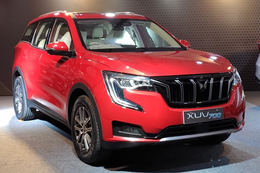 Mahindra XUV700 AX7 new variants launched Now get Luxury Pack and AWD