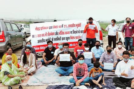 Landowners protest against Noida Authority over 5-year delay in plot handover