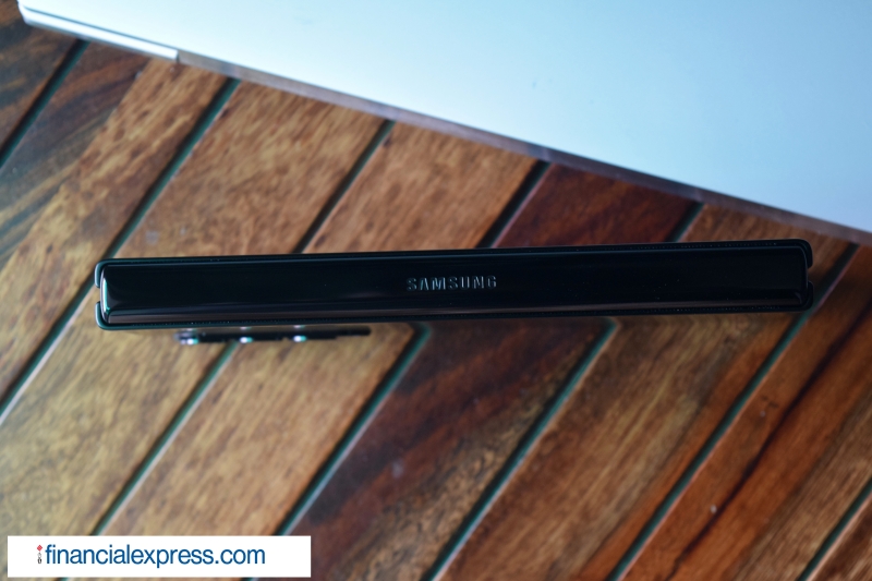 Samsung Galaxy Z Fold 3 5G, Samsung Galaxy Z Fold 3 5G unboxing, Samsung Galaxy Z Fold 3 5G first look, Samsung Galaxy Z Fold 3 5G first impressions, Samsung Galaxy Z Fold 3 5G quick review, Samsung Galaxy Z Fold 3 5G review, Samsung
