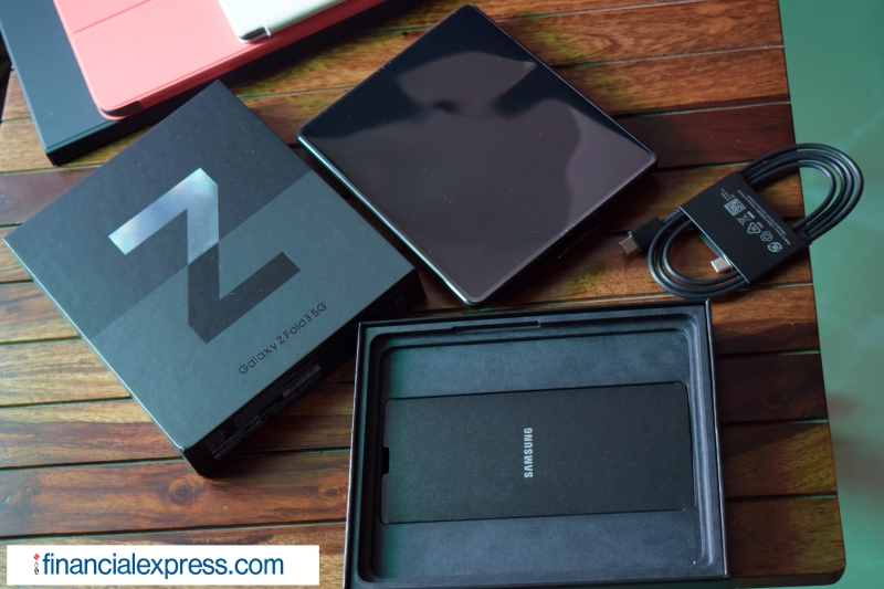 Samsung Galaxy Z Fold 3 5G, Samsung Galaxy Z Fold 3 5G unboxing, Samsung Galaxy Z Fold 3 5G first look, Samsung Galaxy Z Fold 3 5G first impressions, Samsung Galaxy Z Fold 3 5G quick review, Samsung Galaxy Z Fold 3 5G review, Samsung