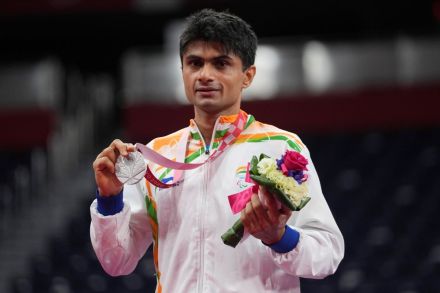 Suhas' IAS and IPS colleagues in Gautam Buddh Nagar too showered praise on his historic performance. (Image: AP/PTI)