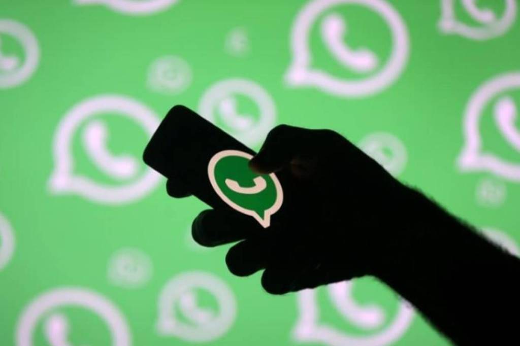 WhatsApp new feature alert! Here’s how emoji message reactions and chat