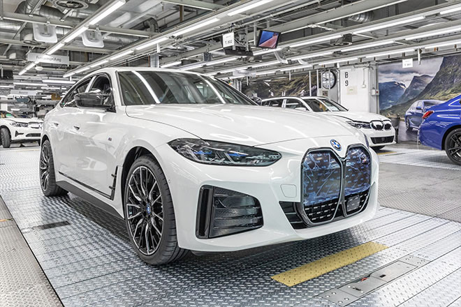 2023 Bmw I4 Production Date First Ever Bmw I4 Electric Sedan Rolls Of Munich Production Line The Financial Express