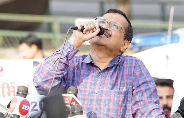 CM Arvind Kejriwal joined the protesting farmers in Mohali and said that his party fully supports their demands.
