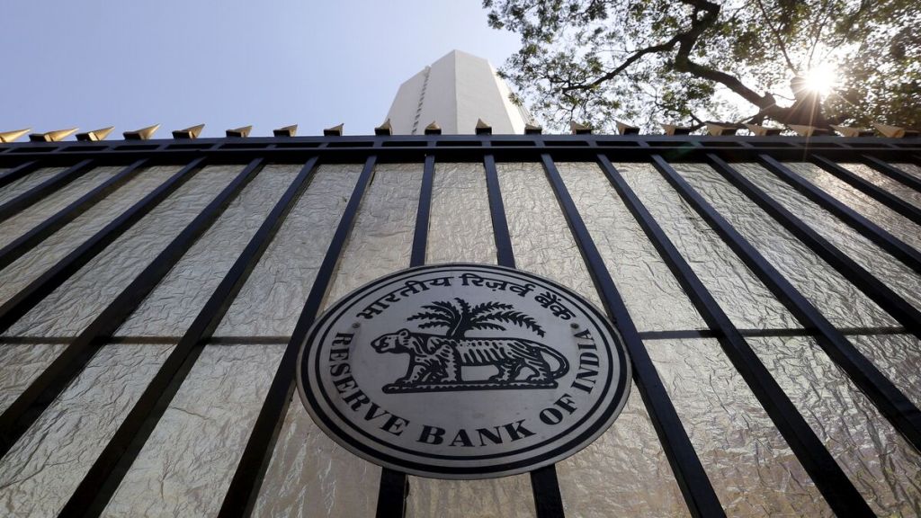 The probability of a decline in bad loans still remains high, experts said, adding that banks will largely be able to manage the stress if a fresh COVID-19 wave hits.
(File photo: Reuters)