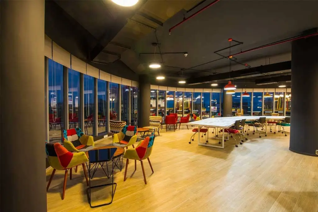 According to Knight Frank’s 2022 Outlook Report, compared to the volatility of 2021 created by the second wave of Covid-19, the residential and commercial real estate sector in the country would have a more stable scenario in 2022.