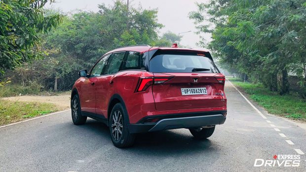 Mahindra XUV700 rear