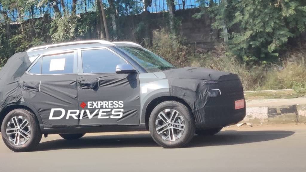 Hyundai Venue Facelift Spy Shot Front 3 Quarters