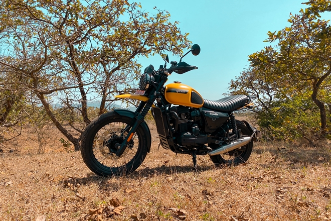Yezdi Scrambler left side outdoor