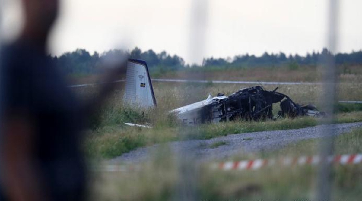 Plane with 8 aboard crashes off North Carolina; 1 body found World