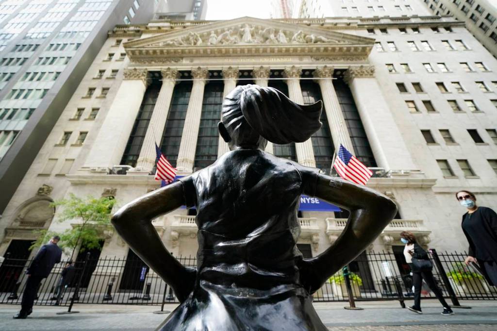 Wall Street Week Ahead: Investors shelter from twin declines in US stocks, bonds