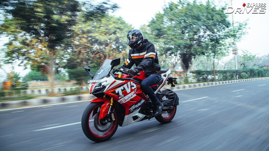 TVS Apache RR 310 BTO riding