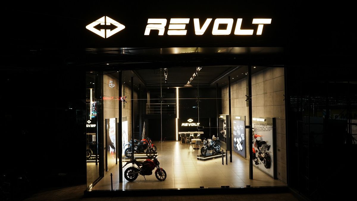 revolt motors dealership cost