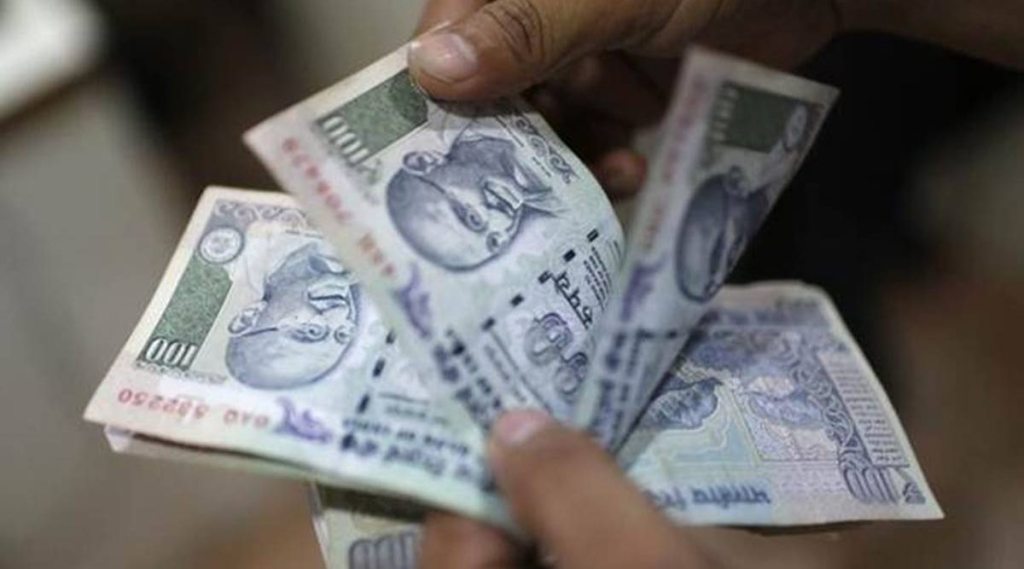 higher education, higher studies, money management, how to manage finances, importance of money, budget, Working while studying, Saving money, investing