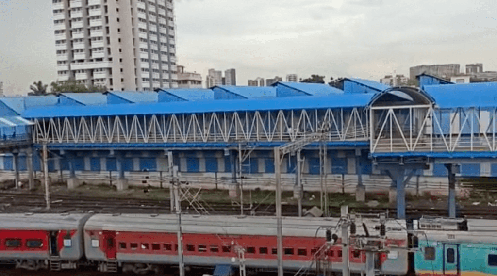 The skywalk will help connect the various foot over bridges of the railway station of the Bandra Terminus. 