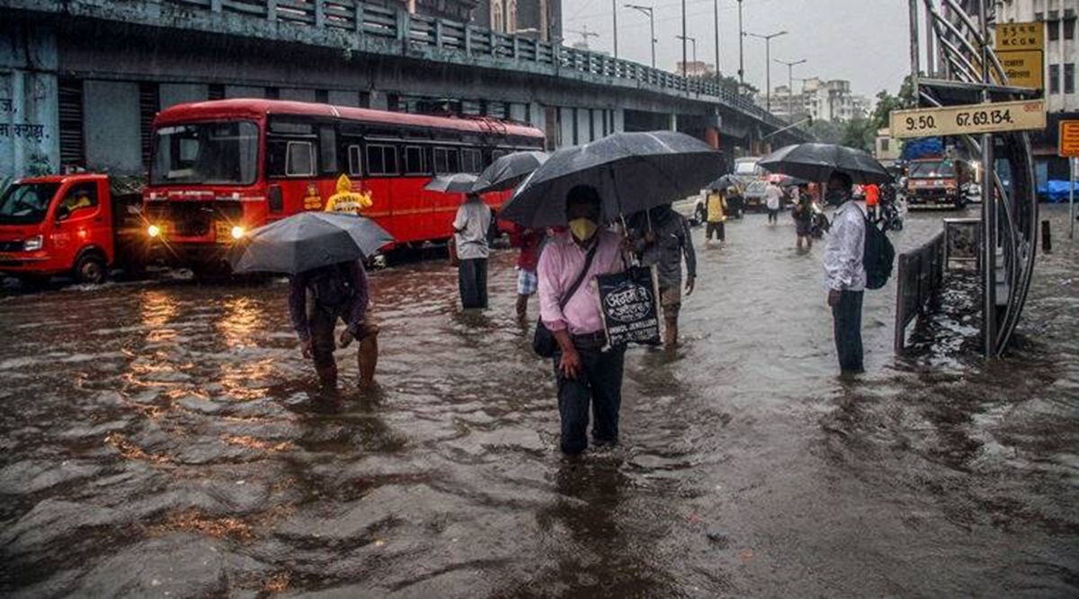 Смог в мумбаи. Rain in port. Погода в мумбаи. Затопленный мумбай. Mumbai weather.