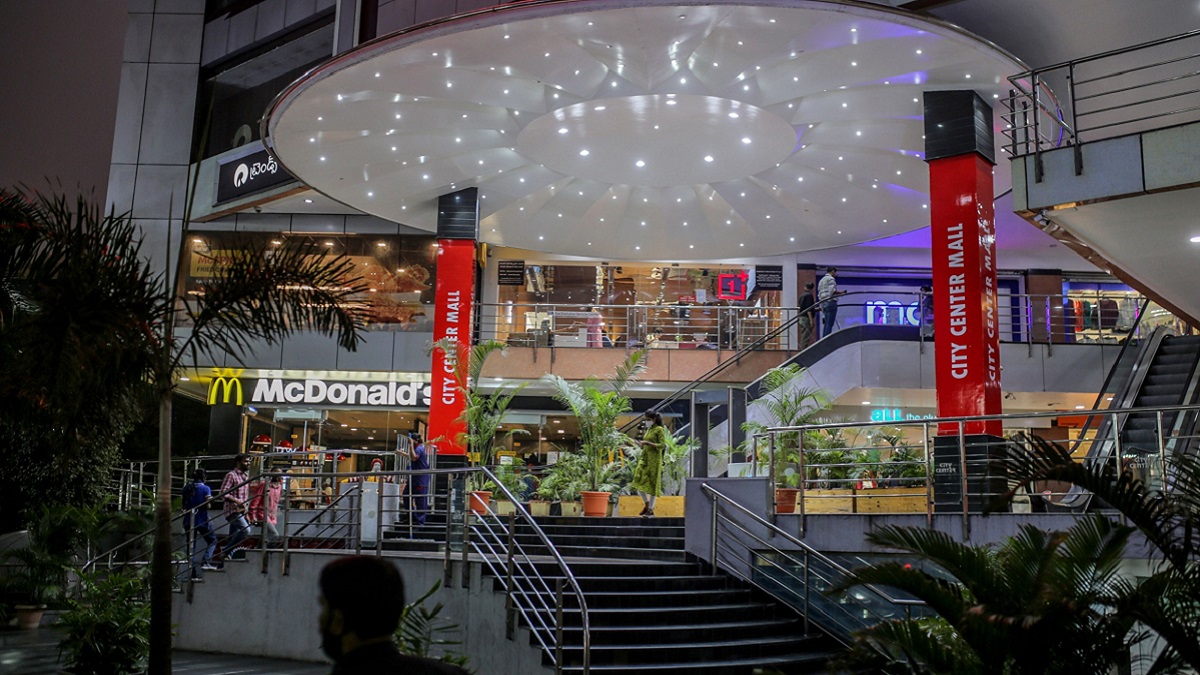 Offline experience stores, leisure, entertainment will pull instore