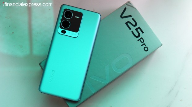 The Vivo V25 Pro will have some big shoes to fill. The V23 Pro that it is replacing was a fantastic all-rounder with a beautiful design, dependable performance, class leading Vlogging prowess and outstanding battery life. But if its spec-sheet is anything to go by, we might as well be looking at another winner. We're testing the Vivo V25 Pro at length and while we work on our full review, here's a quick hands-on and first impressions of Vivo's latest. (Photo credit: Saurabh Singh/Financial Express)