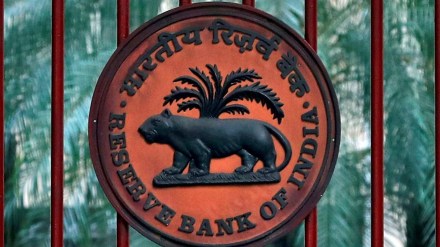 global deposits, banking, fcnr flows, rbi,