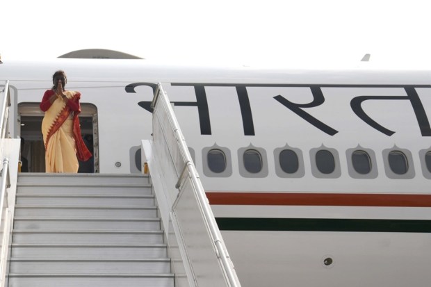 New Delhi: President Droupadi Murmu emplanes for London, United Kingdom, to attend the State Funeral of Queen Elizabeth II and offer condolences on behalf of the Government of India, New Delhi. (PTI Photo)