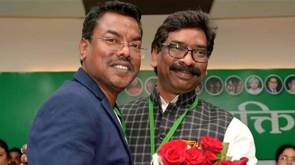 Basant Soren (L) along with Jharkhand CM Hemant Soren. (Photo: Facebook/Basant Soren)