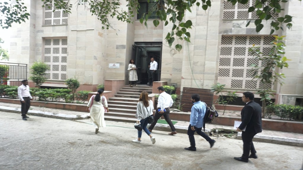 Bollywood actress Jacqueline Fernandez arrives in Economic Offences Wing in a multi-crore money laundering case linked to alleged conman Sukesh Chandrashekhar and others, in New Delhi, Wednesday, Sept. 14, 2022. (PTI Photo)
