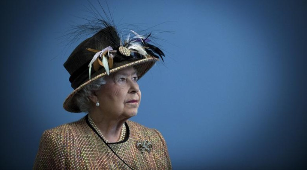 Queen Elizabeth II, Queen Elizabeth, Britain Queen, Buckingham Palace