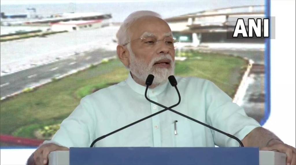 pm modi surat road show pic