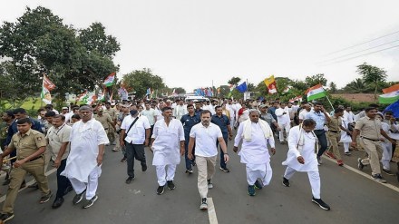 What is missing in this party is the commitment to ideology and leadership, he rued, adding that Congress has also been giving "confusing signals".