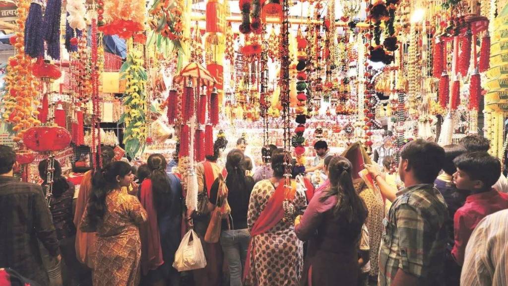 Diwali, Diwali celebrations, Diwali shopping, fund shortage, loans, gold loan, interest rate
