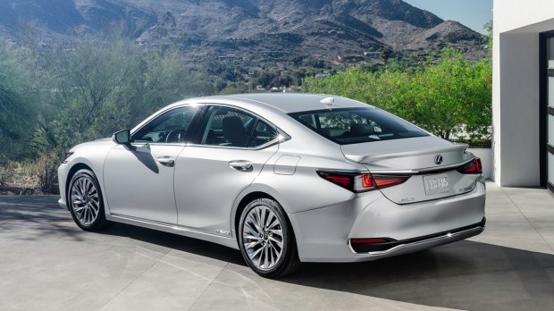 Lexus ES 300h rear