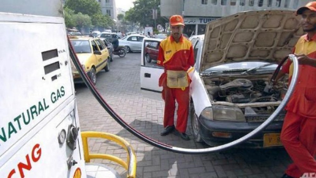 The city gas distributors, which are incurring the maximum heat emanating from these price elevations, now face a dilemma between easing cost pressures and driving volume growth. (Photo Credit: PTI)