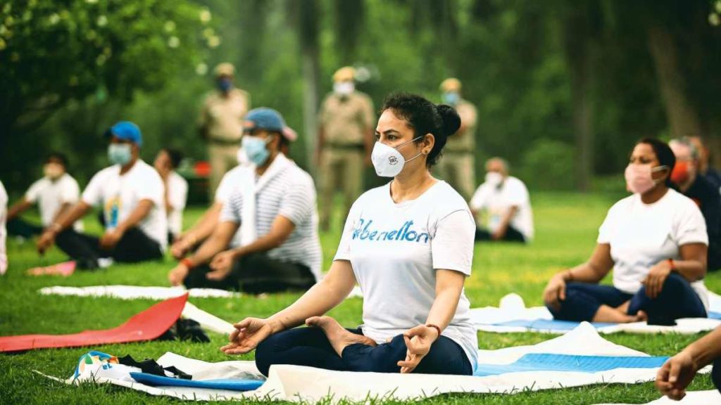 manish sisodia, aap, arvind kejriwal, yoga, dilli ki yogshala, yoga in india
