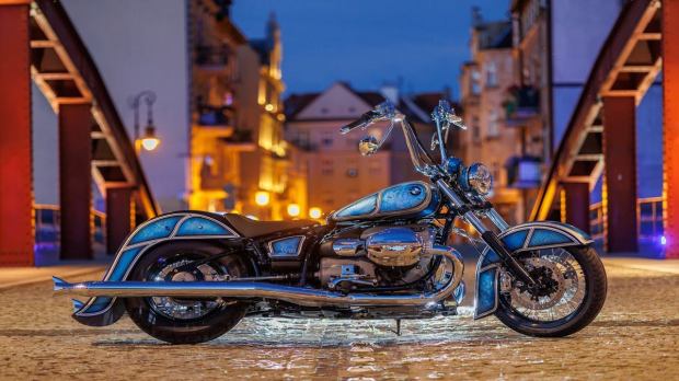BMW showcases seven custom R18 cruiser motorcycles