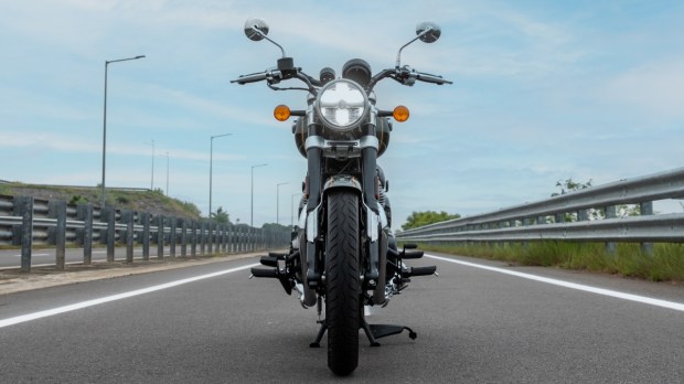 Super Meteor 650 front look