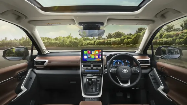 toyota innova hycross features
