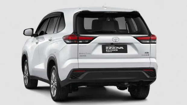 innova hycross rear