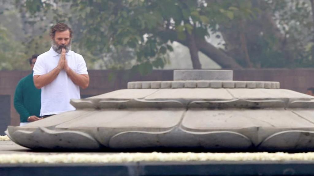Rahul Gandhi also visited Veer Bhumi, Shakti Sthal and Shanti Van, the memorials of former prime ministers Rajiv Gandhi, Indira Gandhi and Jawaharlal Nehru. (Photo: Facebook/ IndianNationalCongress)

