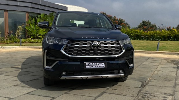 Toyota Innova HyCross review